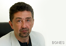 Юри Лазаров е директор комуникации на книжарниците "Хеликон".
