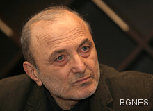 Доктор Николай Михайлов, психиатър и политик.